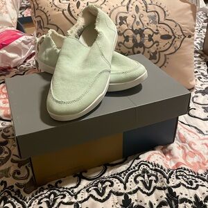 Cute everyday shoes. Brand New never worn